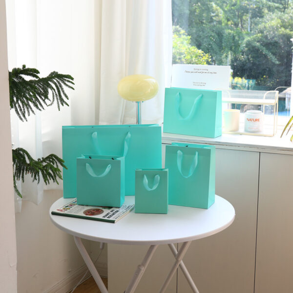 Wholesale custom paper shopping bags with logo - Image 5