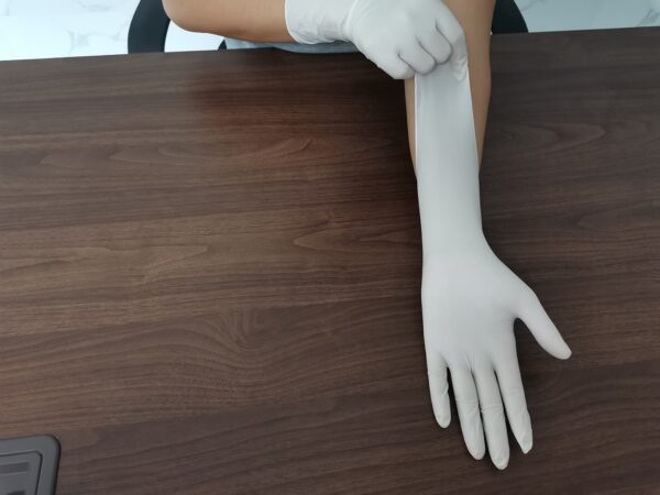 Disposable latex gloves powdered and powder free - Image 4